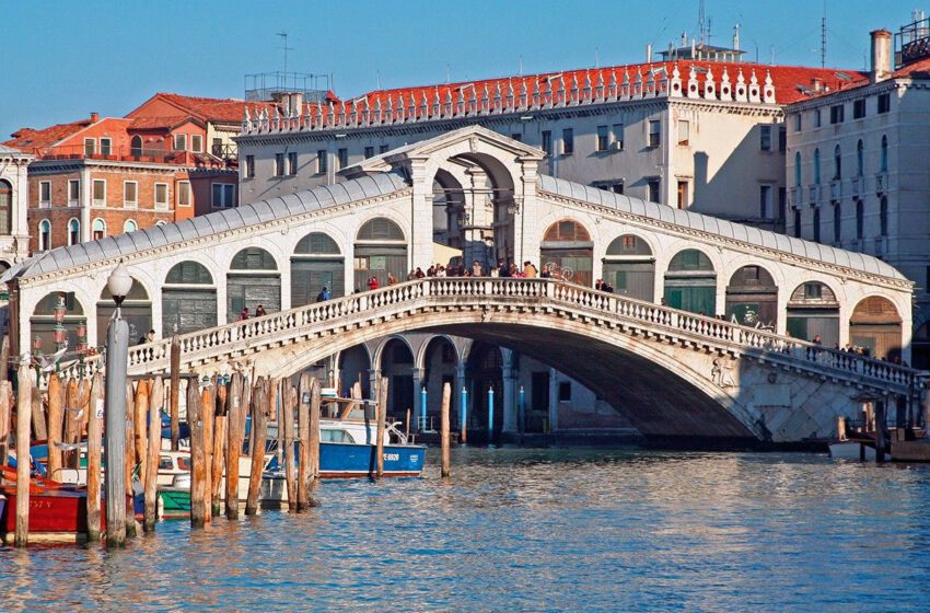  Venecia, entre canales y palacios