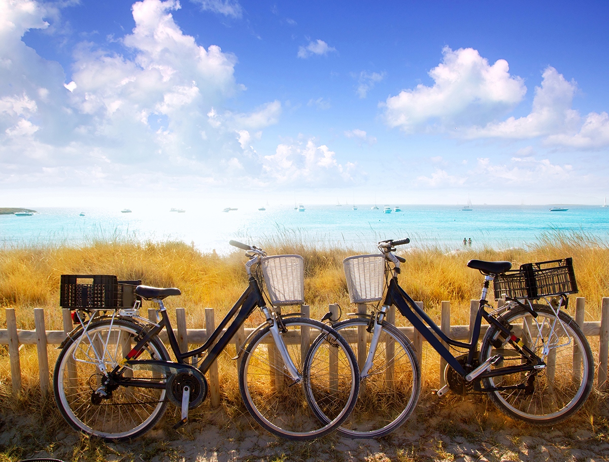 4 rutas para disfrutar Formentera en familia, a pie o en bici