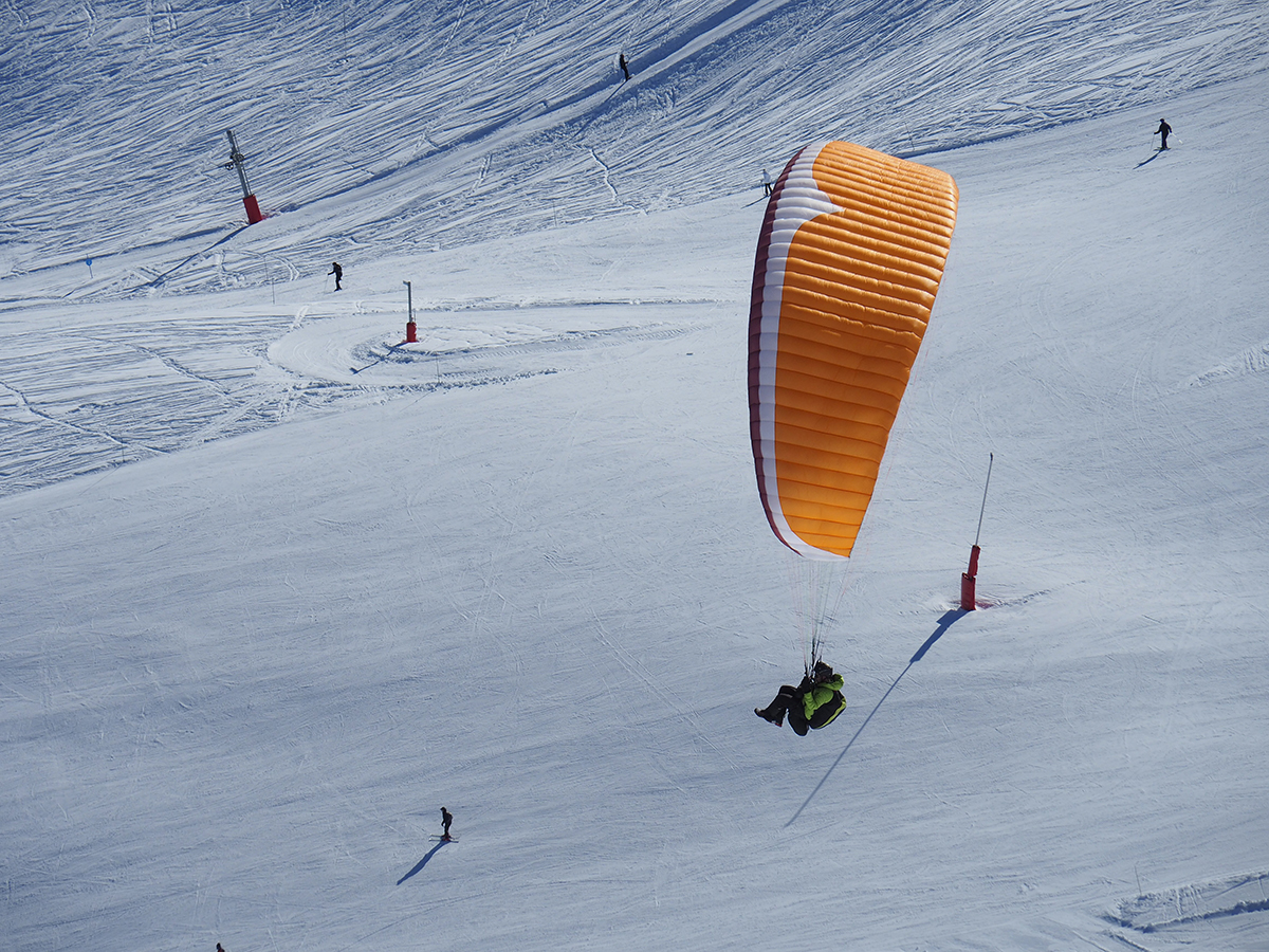Parapente en las pistas de esquí de Superbagnères