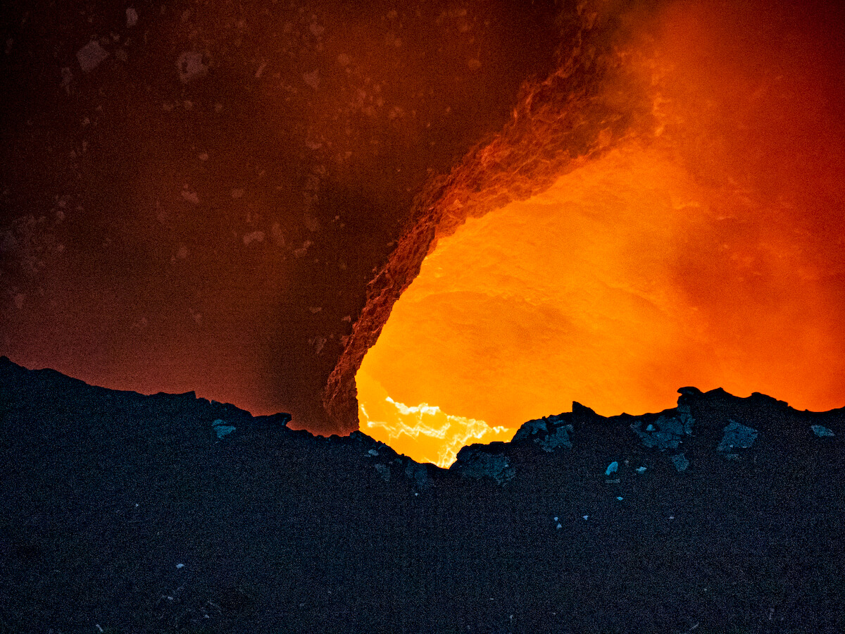 Boca de infierno en el volcán Masaya