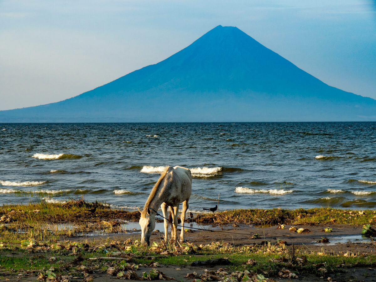 Lago cocibolca y volcán Concepción