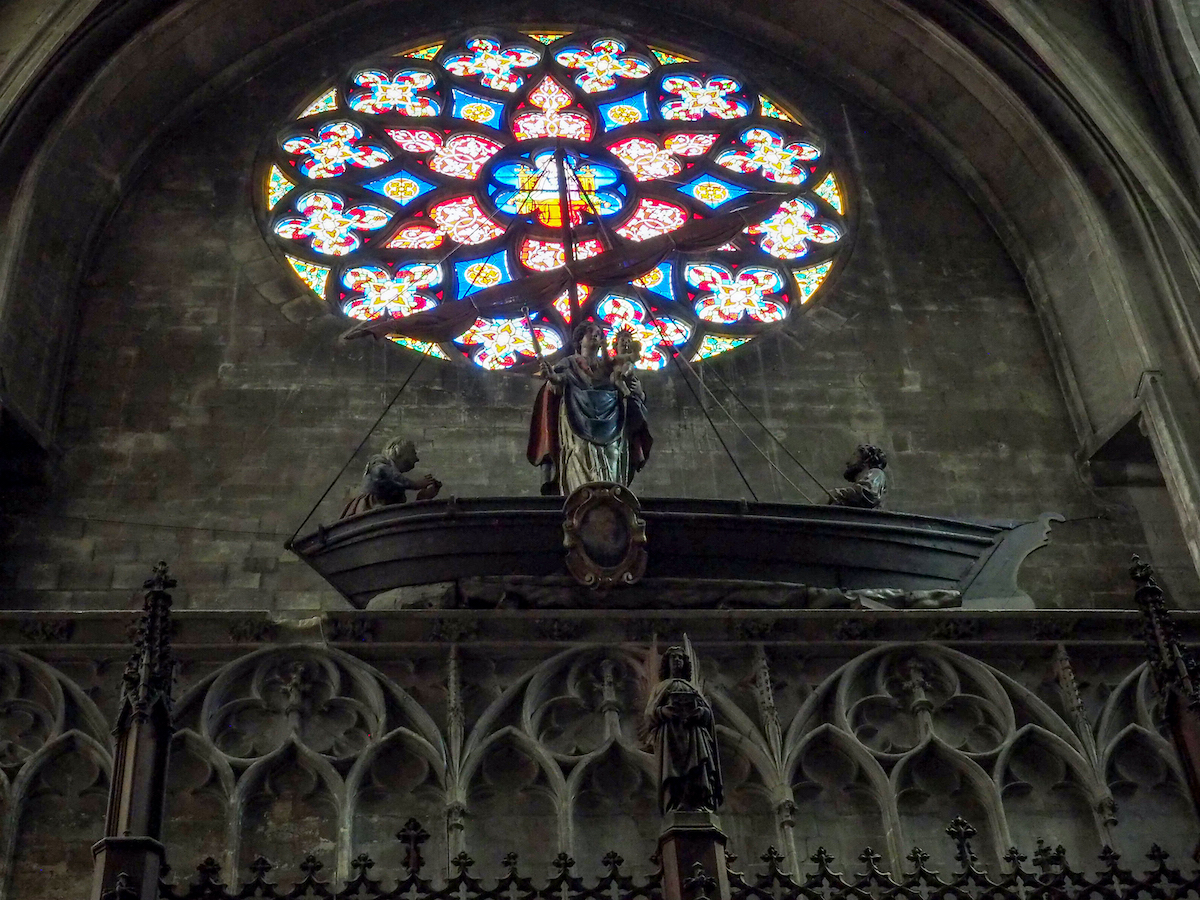 Virgen en la Iglesia del Sablon