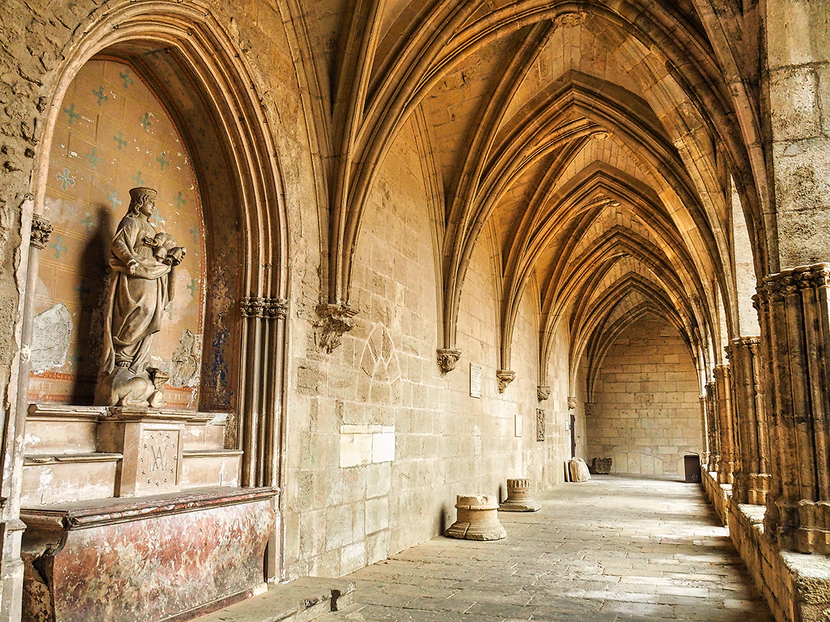 Claustro de la Catedreal de San Nazario en Béziers