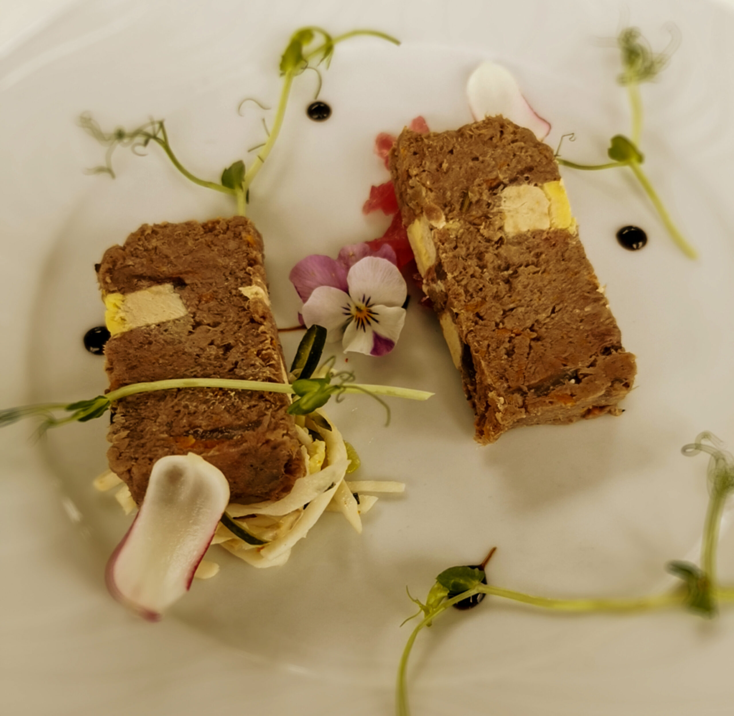 Fondant de bouef au foie gras compotée d'oignon