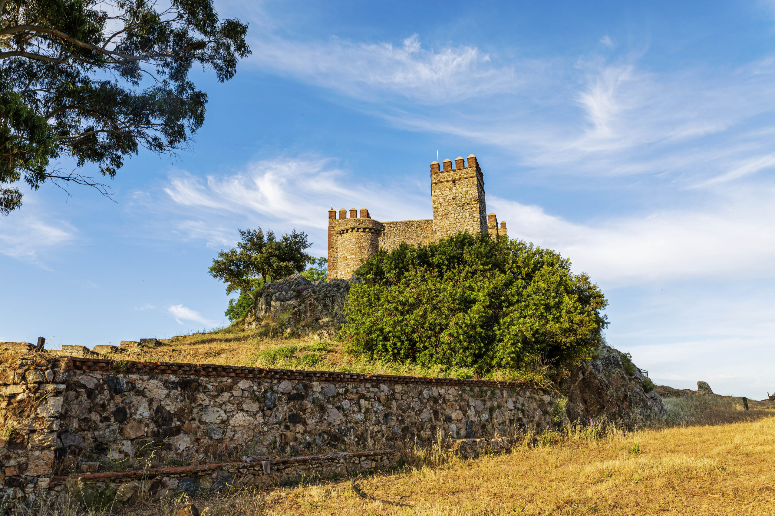 Castillo medieval de Cortegana en la Sierra de Aracena